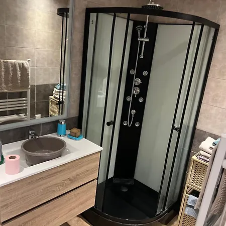 Apartment Triple *